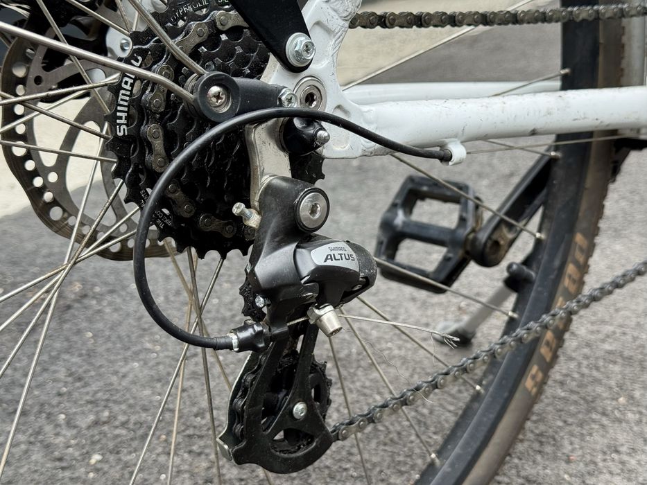 Bicicleta Pegas Hoinar 1 / 8s 28" cu dublu portbagaj.