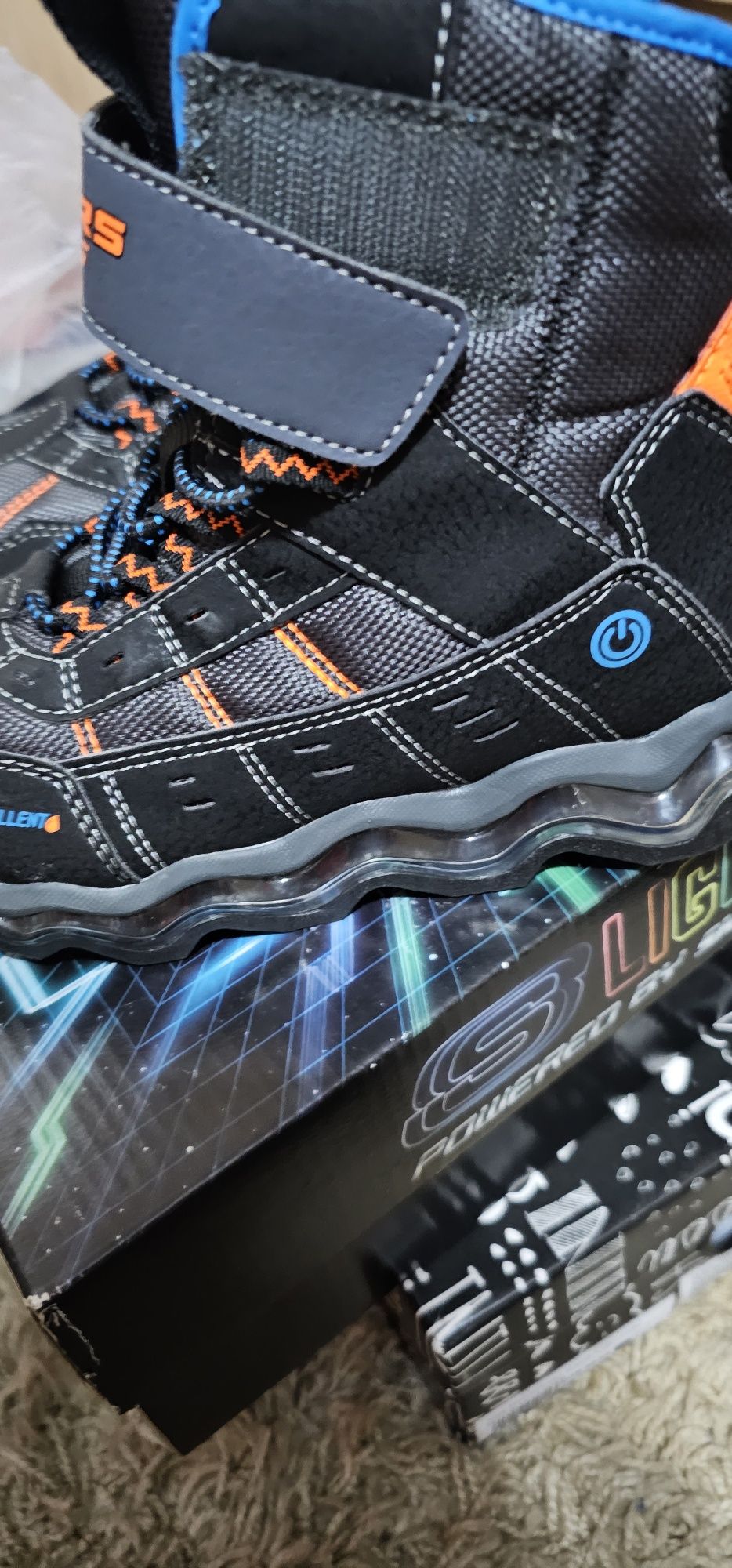 Продам ботинки, сапоги скечерсы skechers