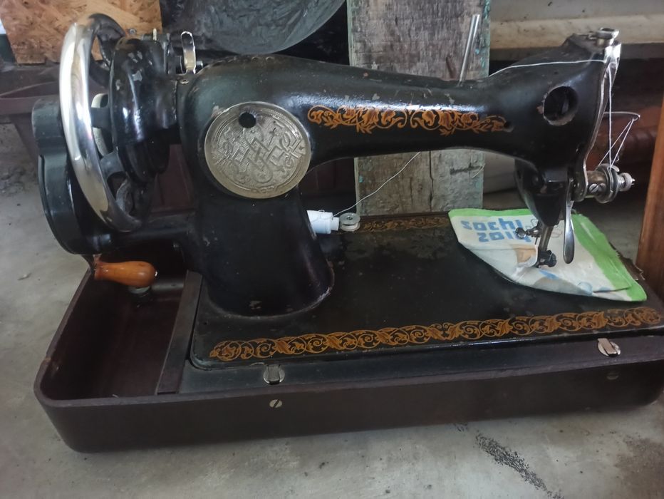 Продам подольскую швейную машинку