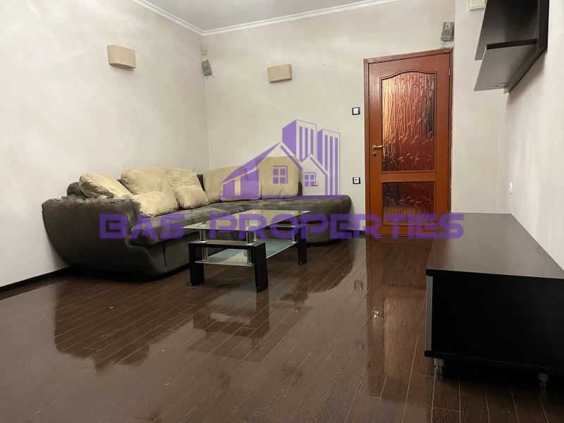 Дава се под наем Тристаен апартамент в София, Банишора - 140 кв.м за 750 € - Снимка #2