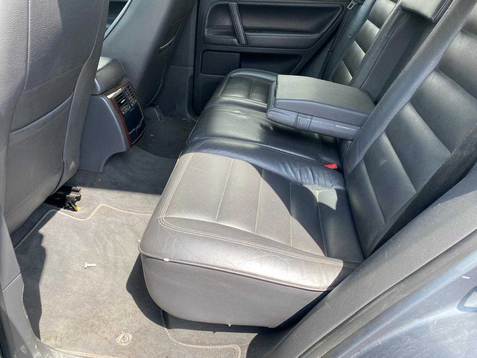 Dezmembtrez VW Touareg 3.0 BKS/bara Touareg/far xenon/stop/capota/grup