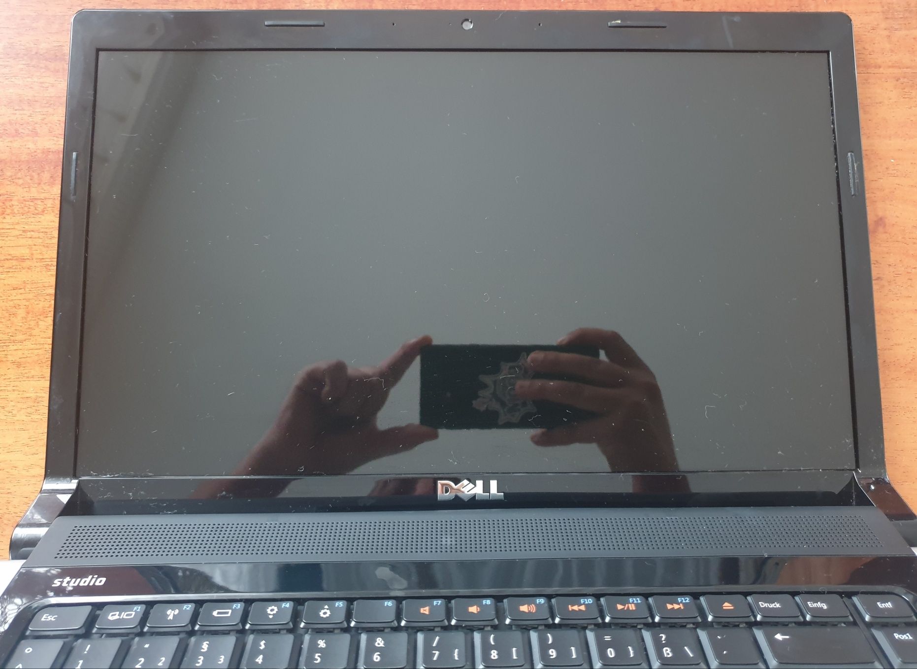 Laptop DELL STUDIO 1555 - PP39L