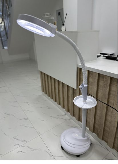 Лампа напольная б/у