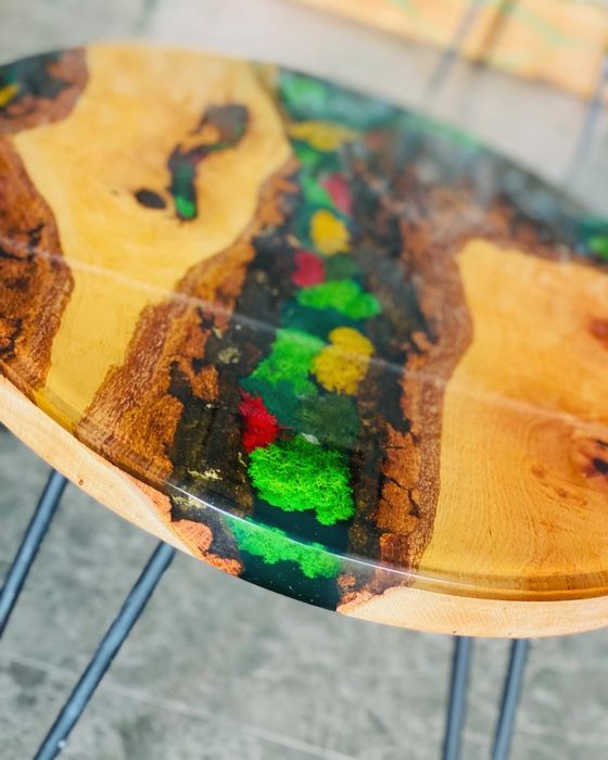 Masa lemn masiv , rasina epoxidica si licheni stabilizati