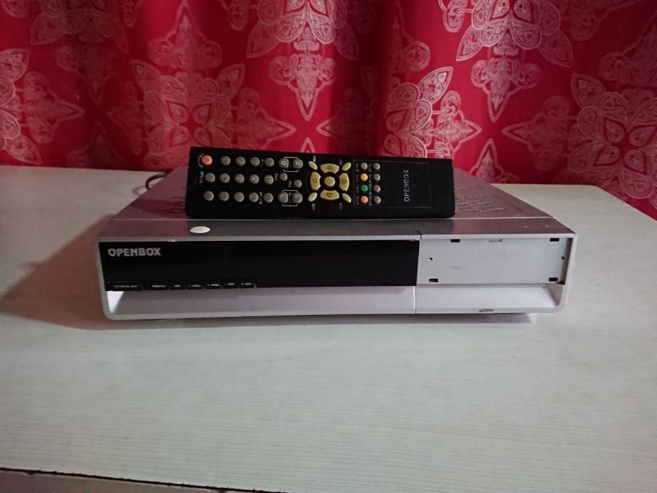 Продам спутниковый цифровой ресивер (тюнер) Openbox® X-800