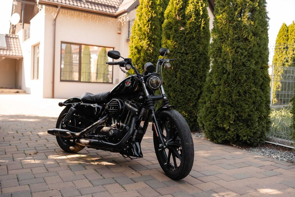 Harley Davidson Iron 883 – 2021, doar 9.000 km