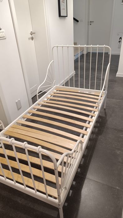 Vand pat metalic 200x80 cm + somiera lemn + saltea arcuri + protectie