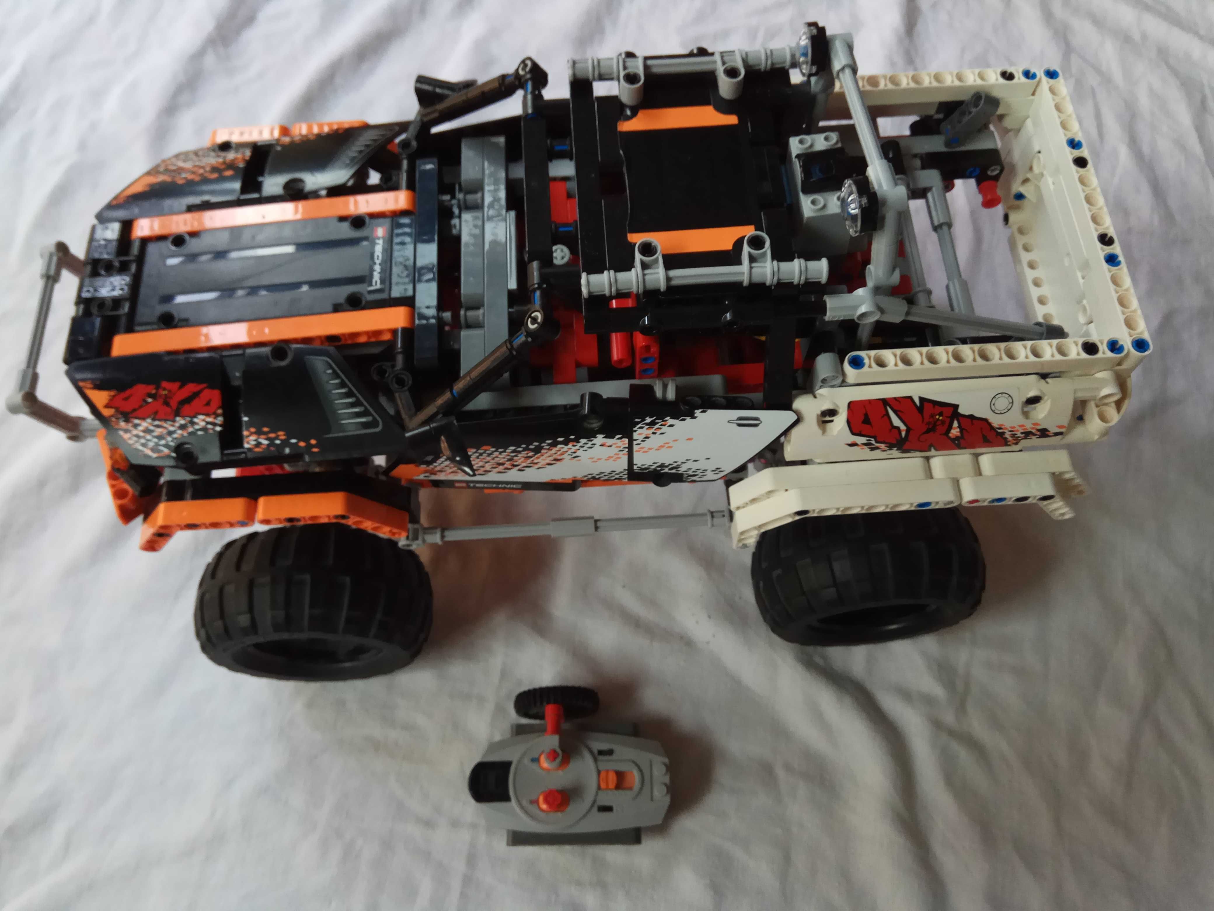 Lego Technic Masina 4x4 (Crawler 9398) 2 in 1, cu telecomanda.