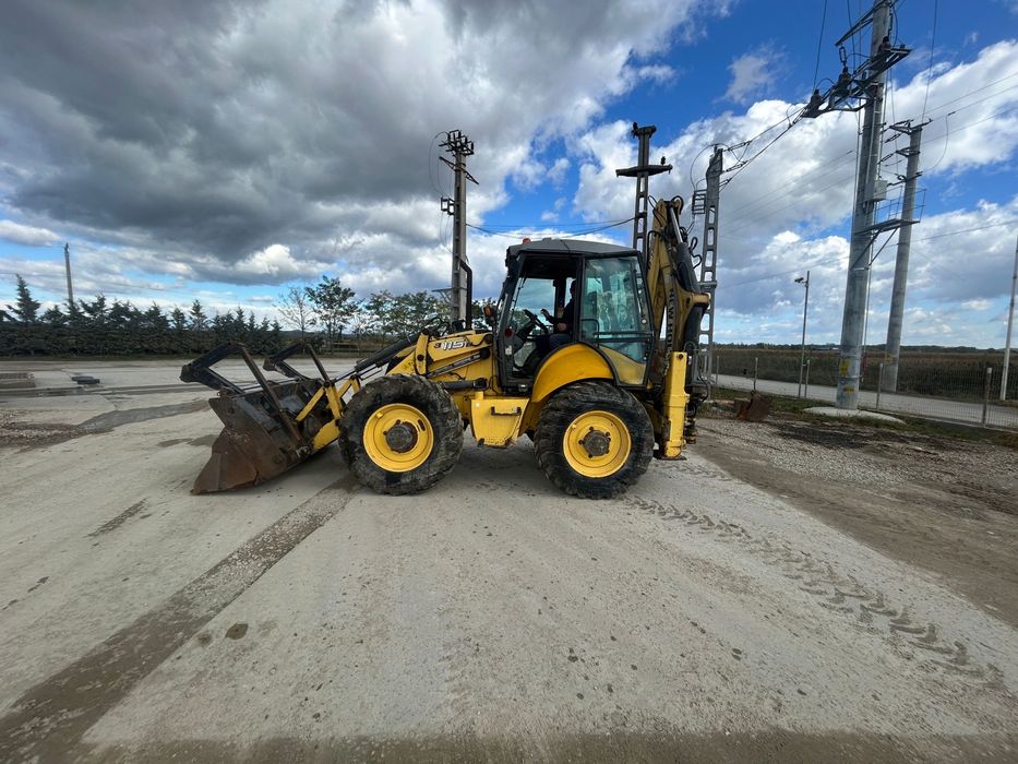 Buldoexcavator new holland B 115 B
