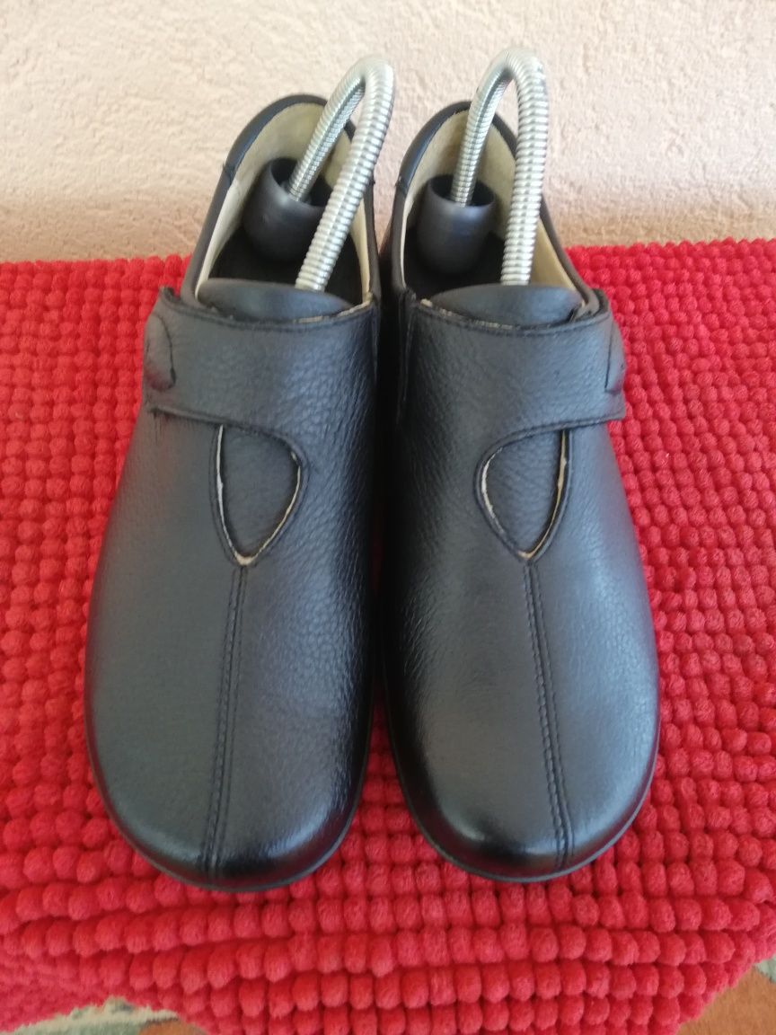 Pantofi piele dama Highlander nr 39 ușori cu scai