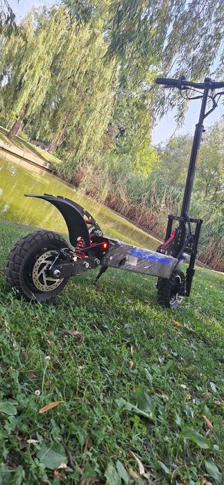 Trotineta impecabila - Solida si rapida  motor 1300w 2025 52v18a
