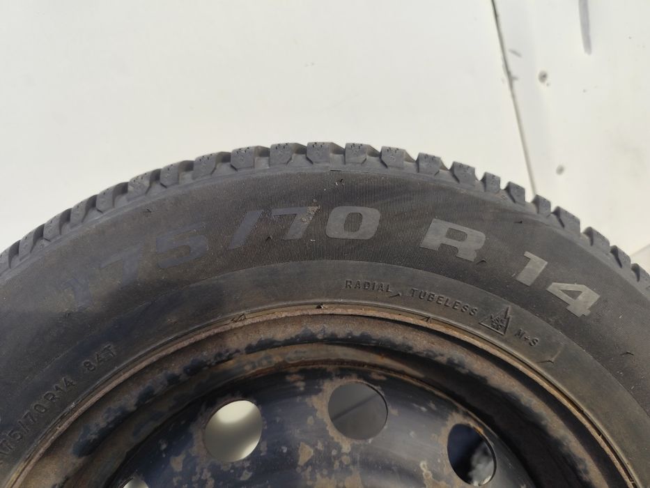 Set  4 Jante  4X100 Cu nvelope iarnă 175/70R14.