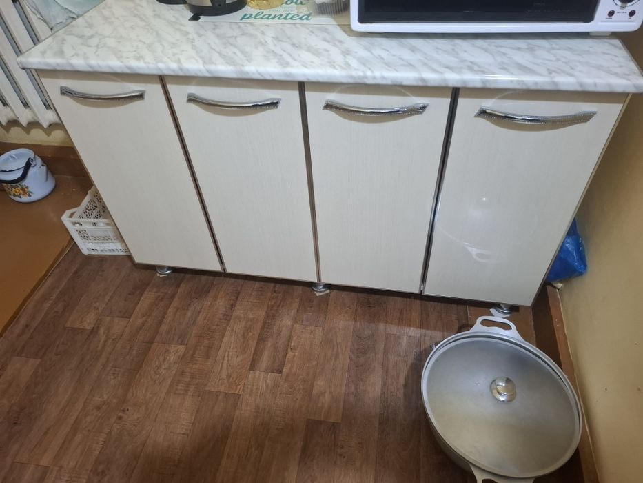 Kuxinniy mebel yangi