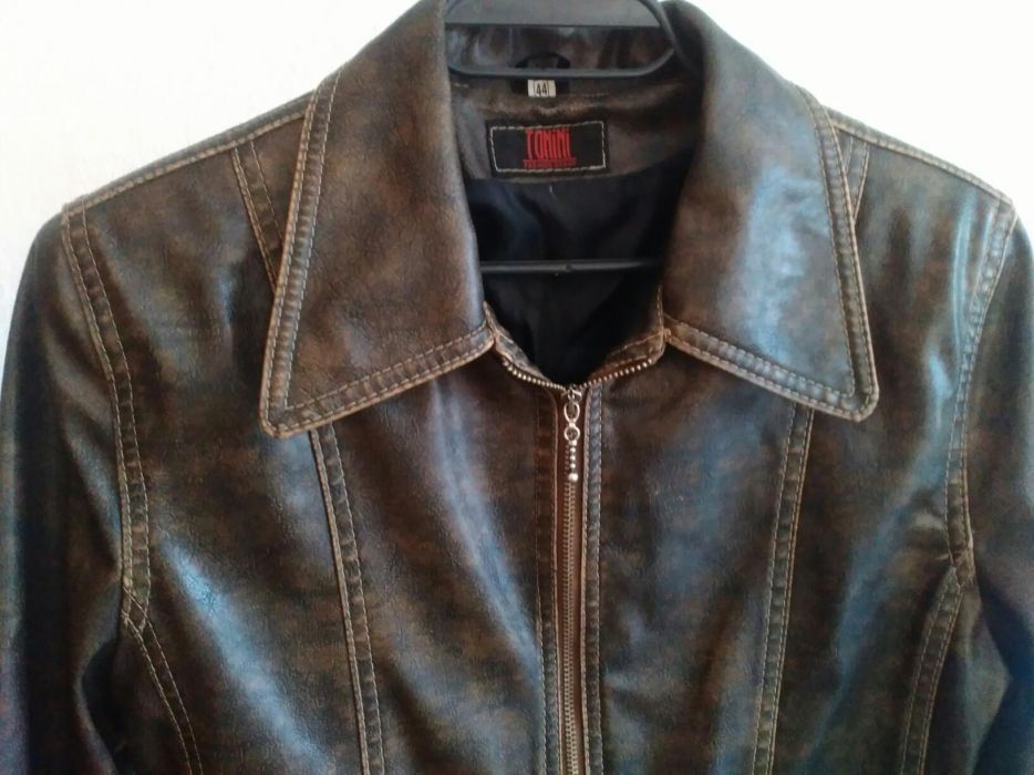 Дамско кожено яке