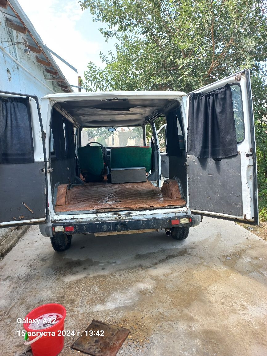 Ford transit. Yaxshi sastayana