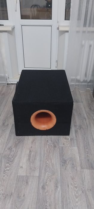 Продаю сабвуфер jbl