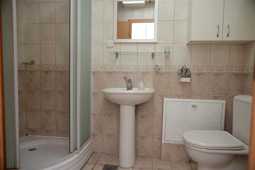 Дава се под наем Тристаен апартамент в Бургас, Братя Миладинови - 76 кв.м за 280.5 € - Снимка #2