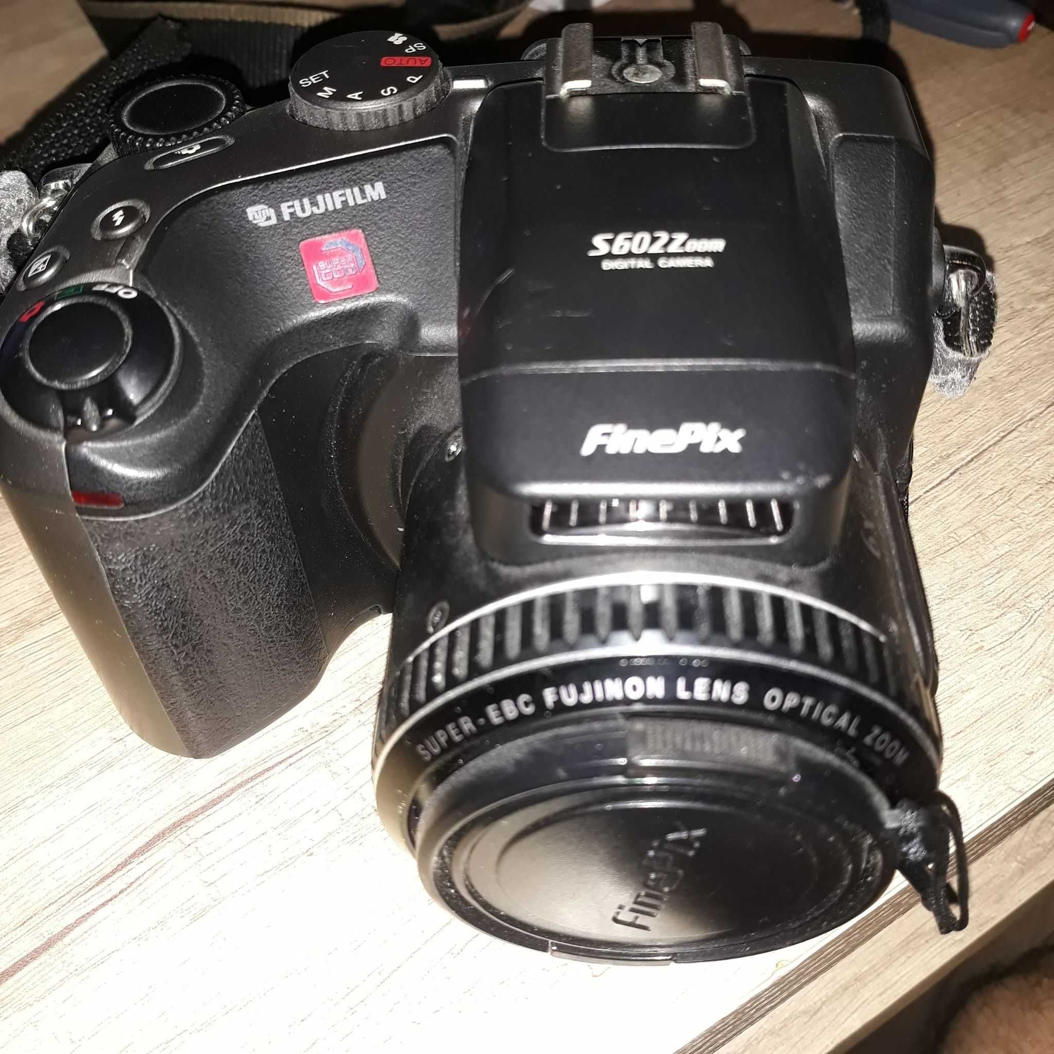 Camera digitala FujiFilm S602