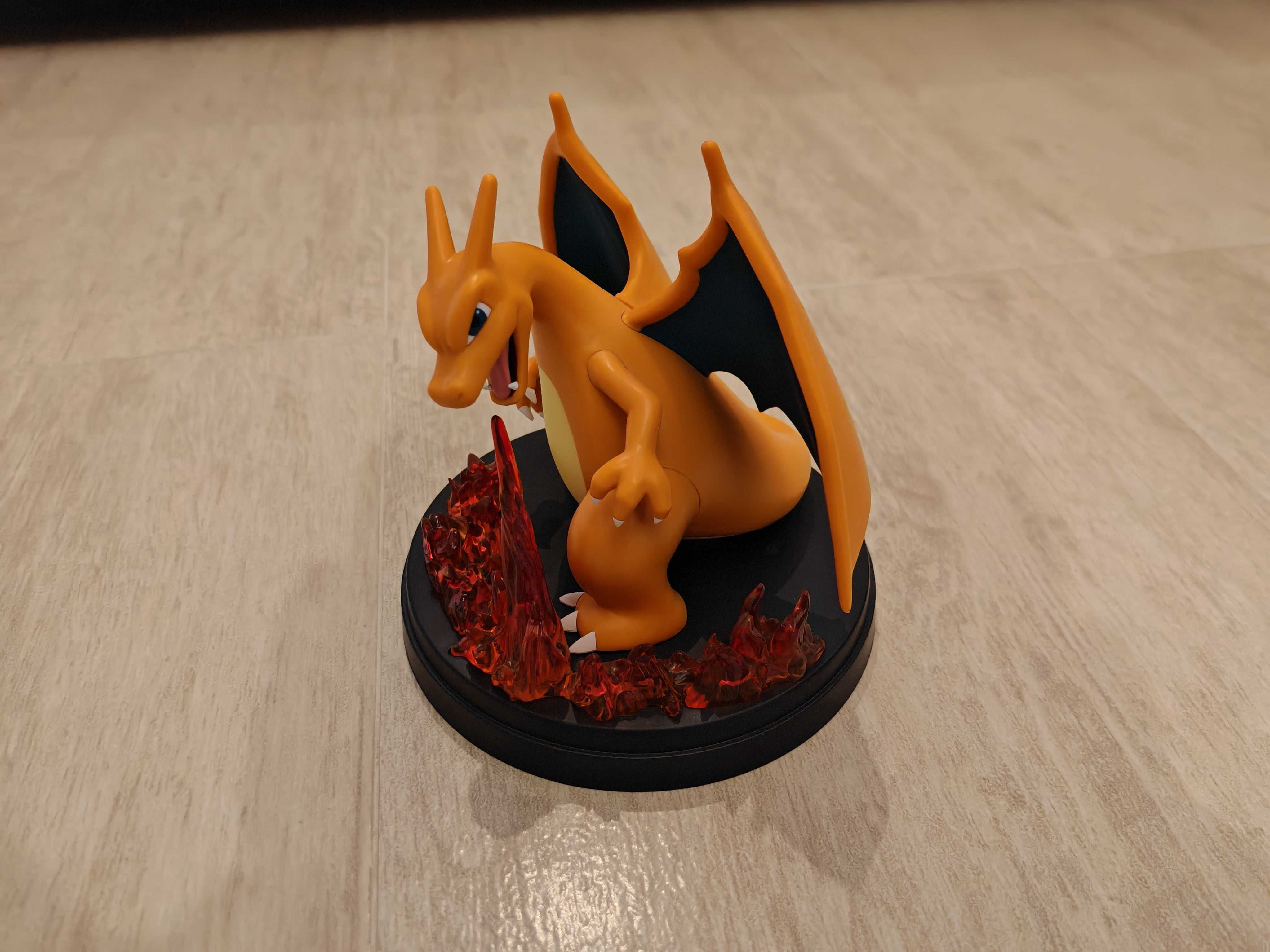 Чаризард Фигурка (Charizard Action Figure)