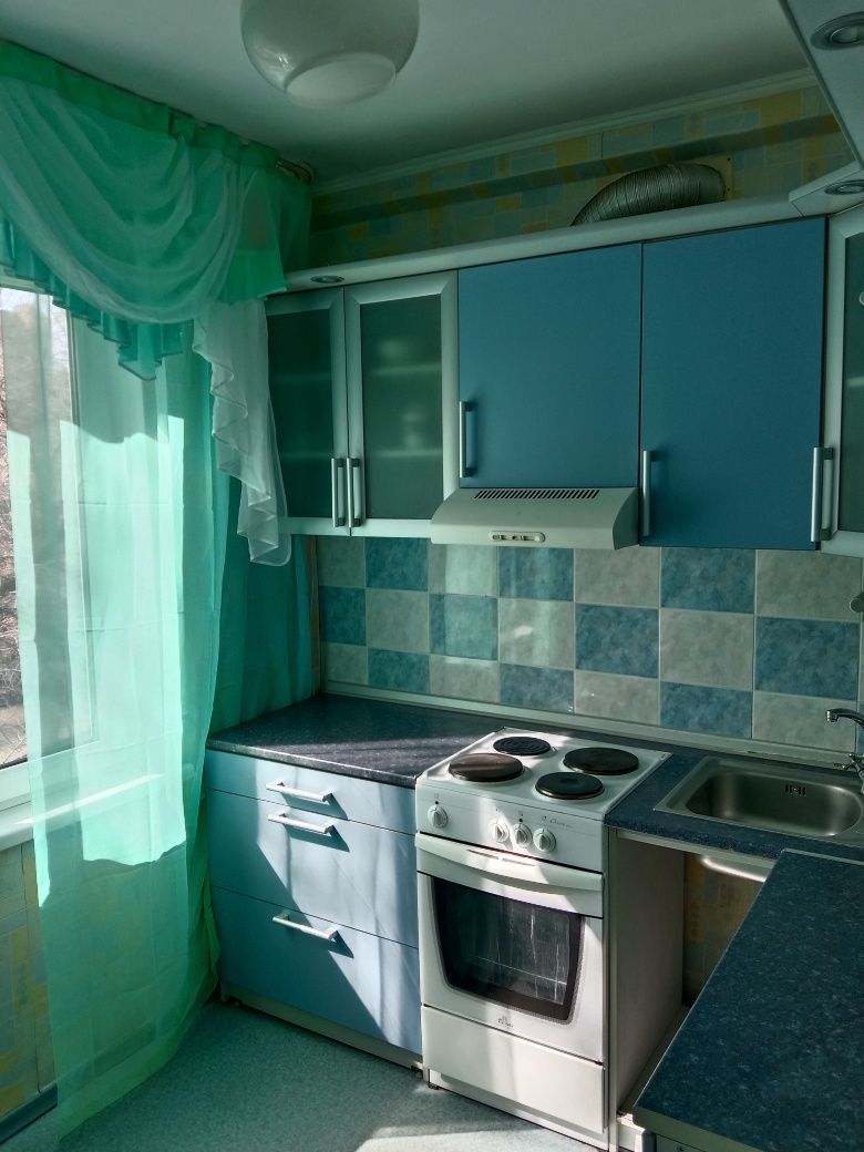 Продам улучшенную 1,5 кв.  б/р Гагарина 14,5 млн