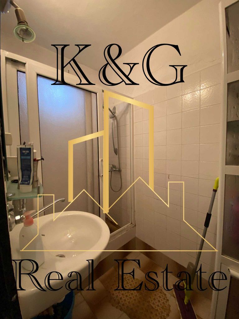 Продава се Тристаен апартамент в Разград, Варош - 98 кв.м за 1354 €/кв.м - Снимка #5