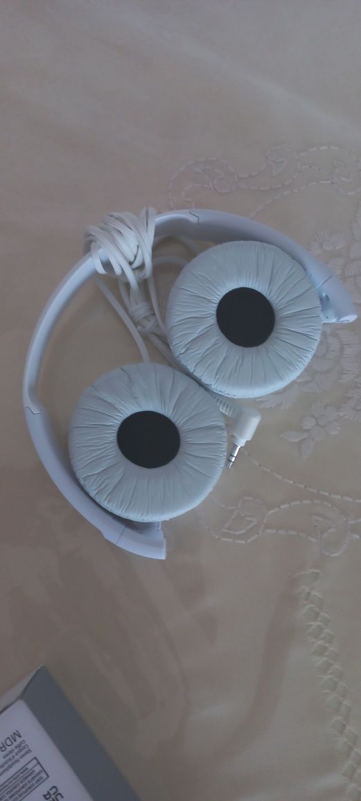 Наушники Sony MDR-ZX110