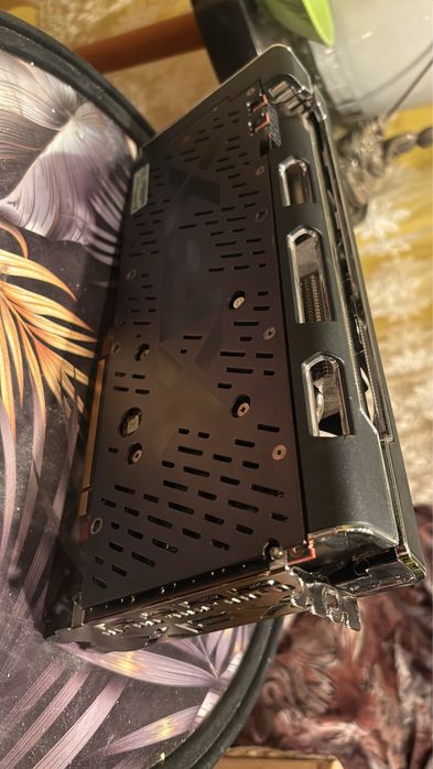 rx5700xt 8gb XFX THICC II