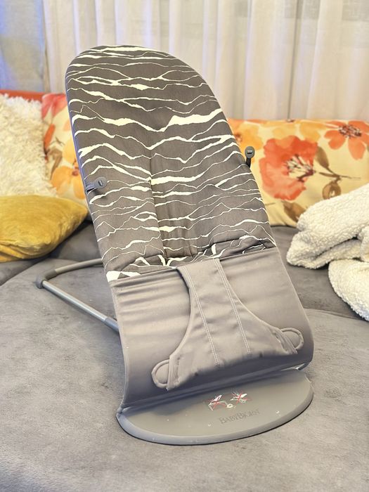 Baby Bjorn balansoar bebelusi impecabil