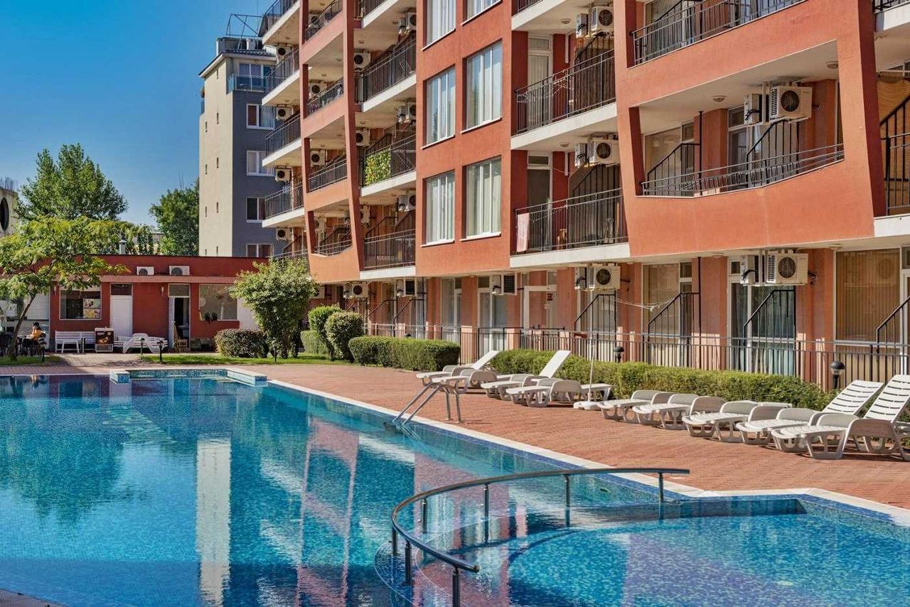 Продава се Едностаен апартамент в к.к. Слънчев бряг - 46 кв.м за 1011 €/кв.м - Снимка #12