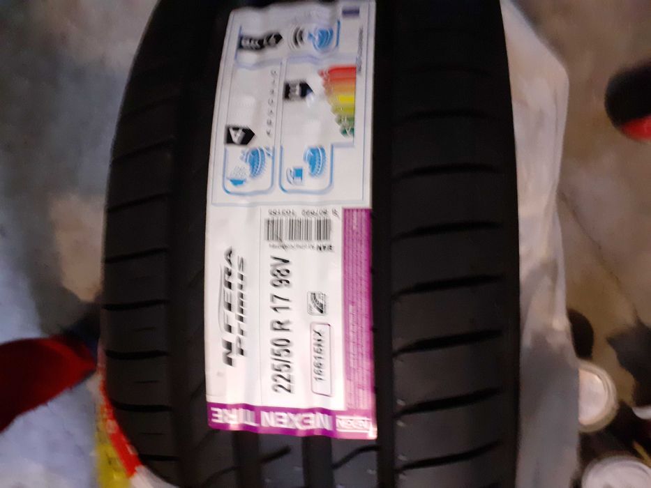 Janta cu anvelopa 225/50 R 17 98 V noi