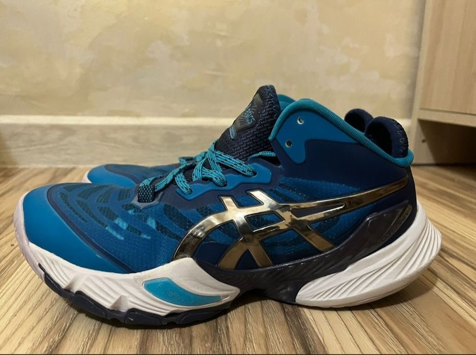 Asics metarice срочно продам!