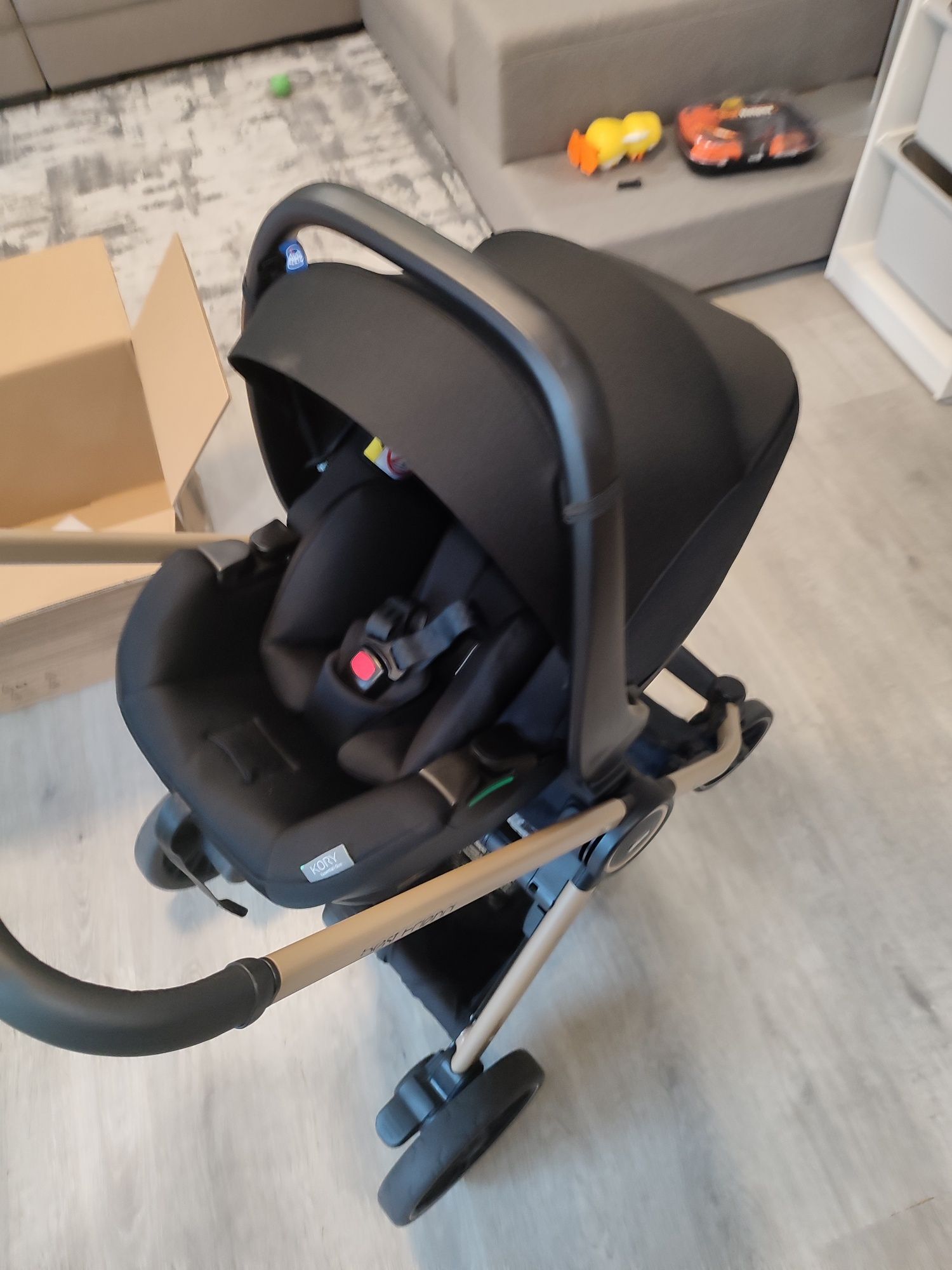 Vand caruț copii 3in1 chicco si accesorii
