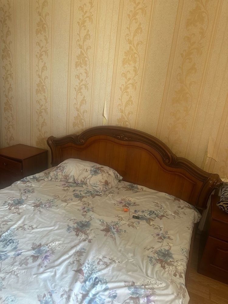 Спальный гарнитур , шкаф, сервант , диван , камод