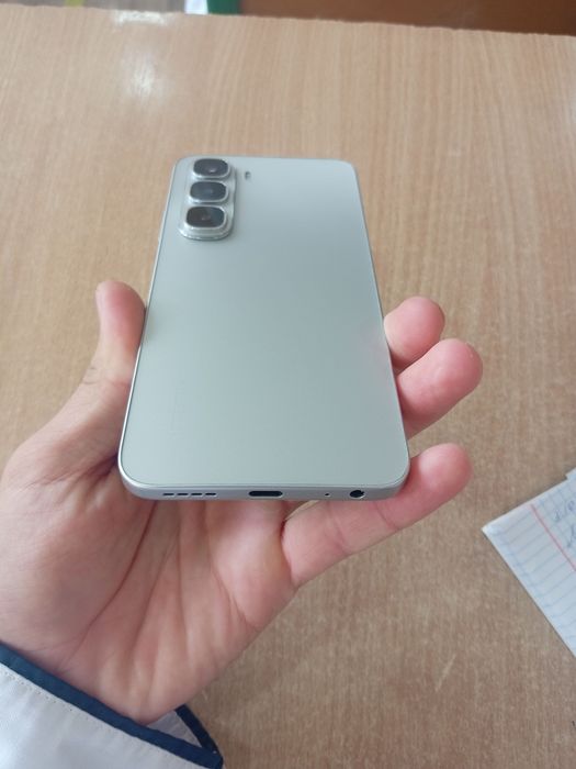 Infinix hot 60 i