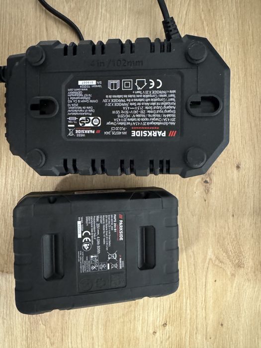 Baterie Acumulator 4A + Incarcator Rapid 4.5A Parkside Performance Noi