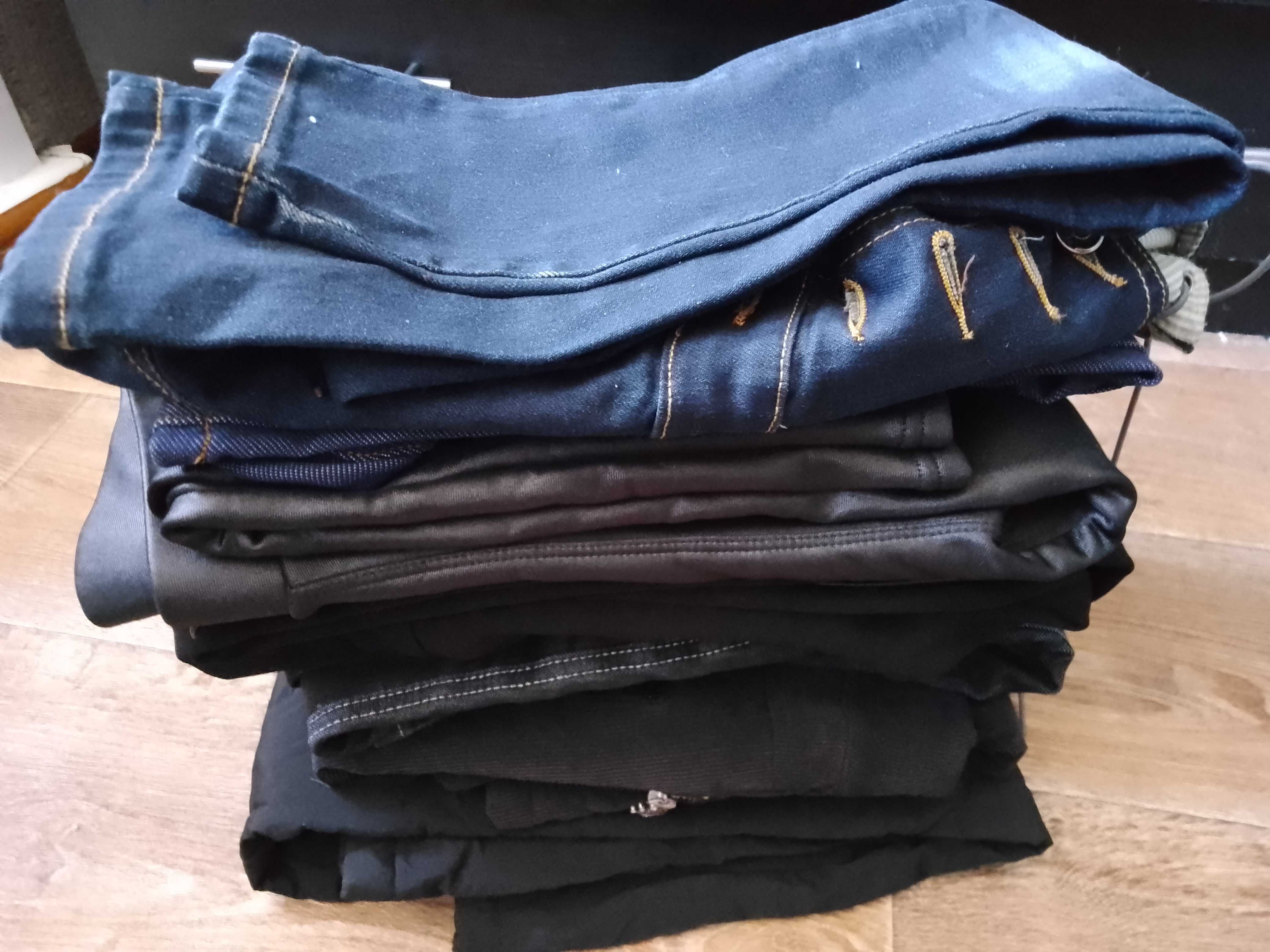 Продаются джинсы на девочку 9-11 лет, цена 5000тг. за все.