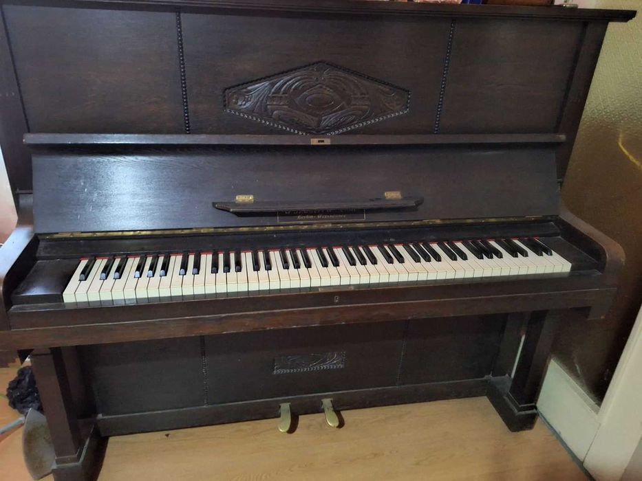 Продавам немско пиано