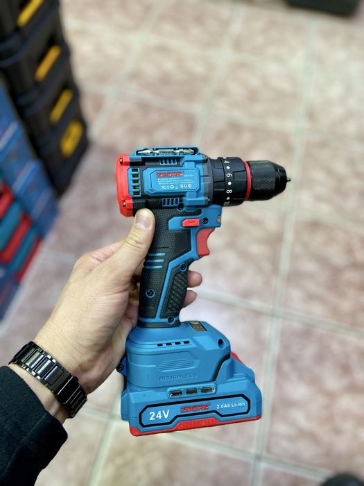 Аккумуляторный шуруповерт, Шуруповерт, Дрель