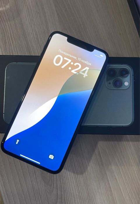 Продам Айфон 11 про мах 256