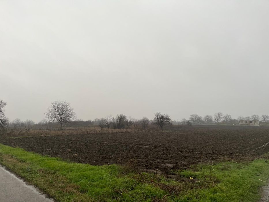 Vând teren intravilan