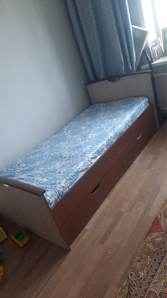 Продам кровать односпалку