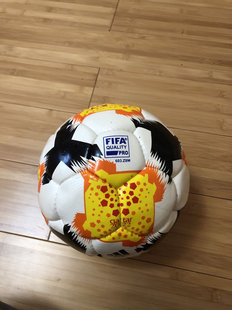 Мяч футбольный новый