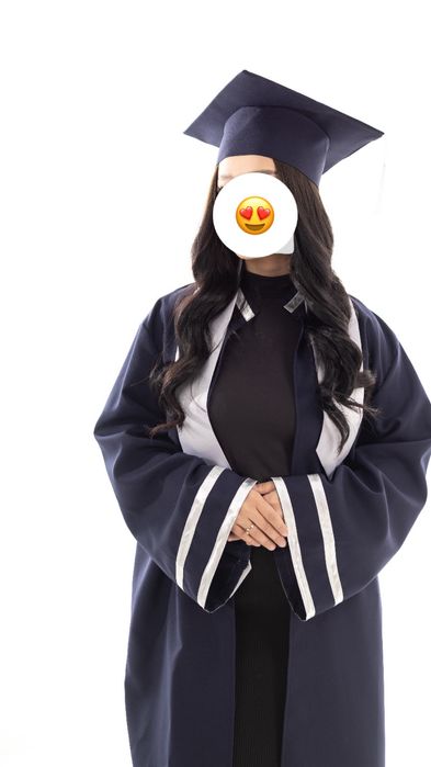 Продаю тёмно-синюю мантию в отличном состоянии.