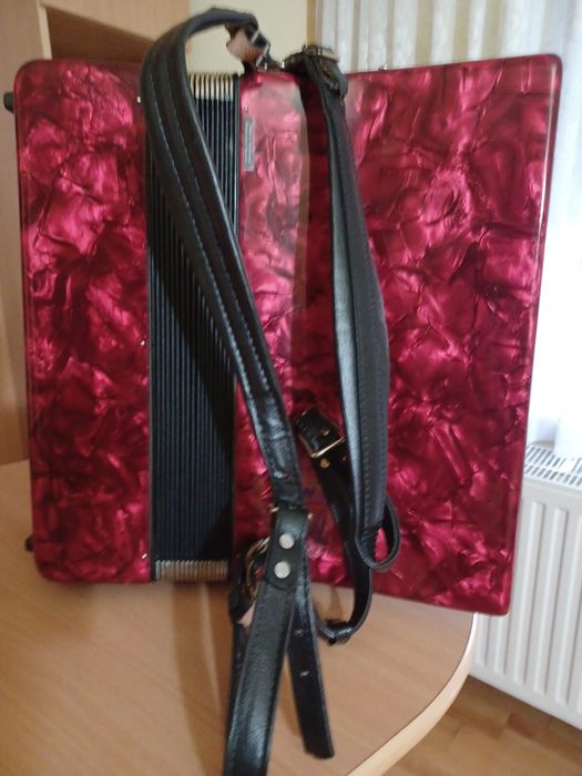 Vand acordeon in stare buna