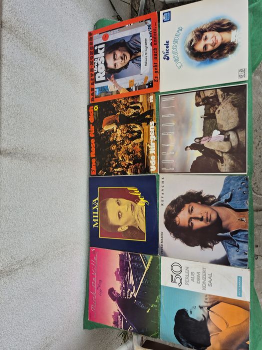 Vând Lot 150LP Discuri Vinil colectie muzica usoara straină mixta