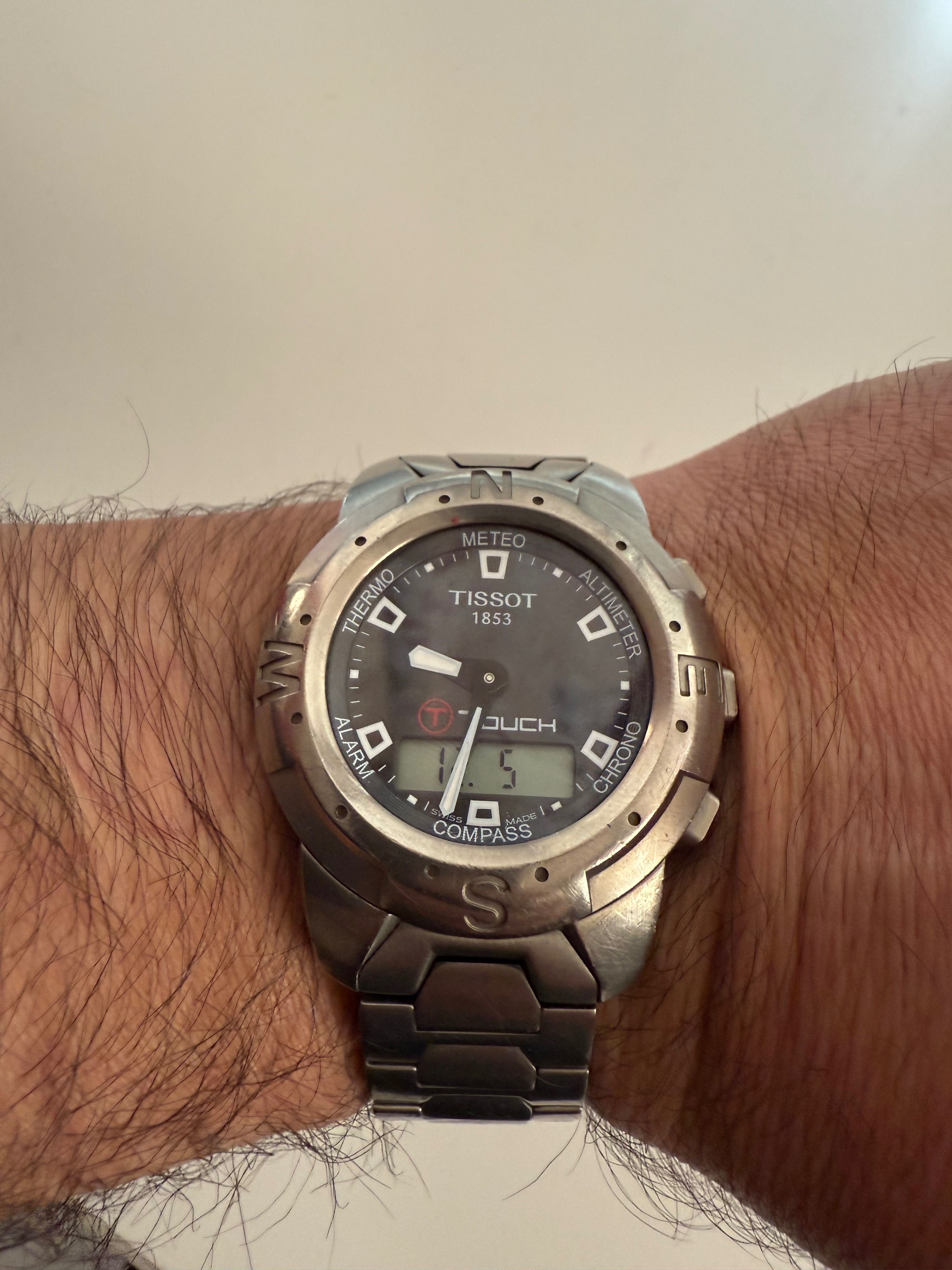 Продавам часовник Tissot T Touch