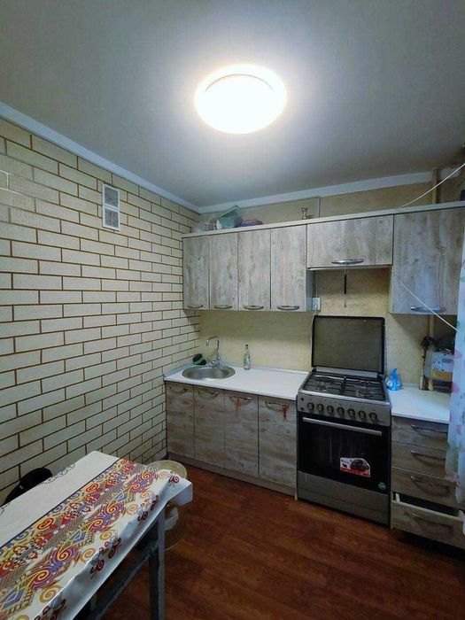 Farg'ona sh Frunze massifda 1 xonali kvaritira sotiladi 2-qavat