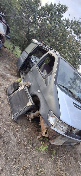 Dezmembrez Mercedes vito 110D 2,3 dizel 1996 motor funcțional.