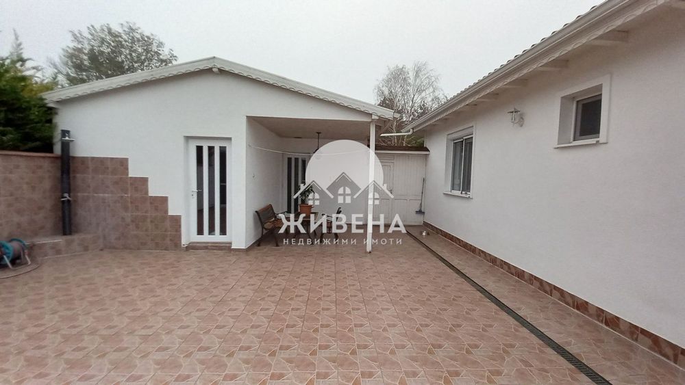 Едноетажна обзаведена къща с басейн, с.Соколово