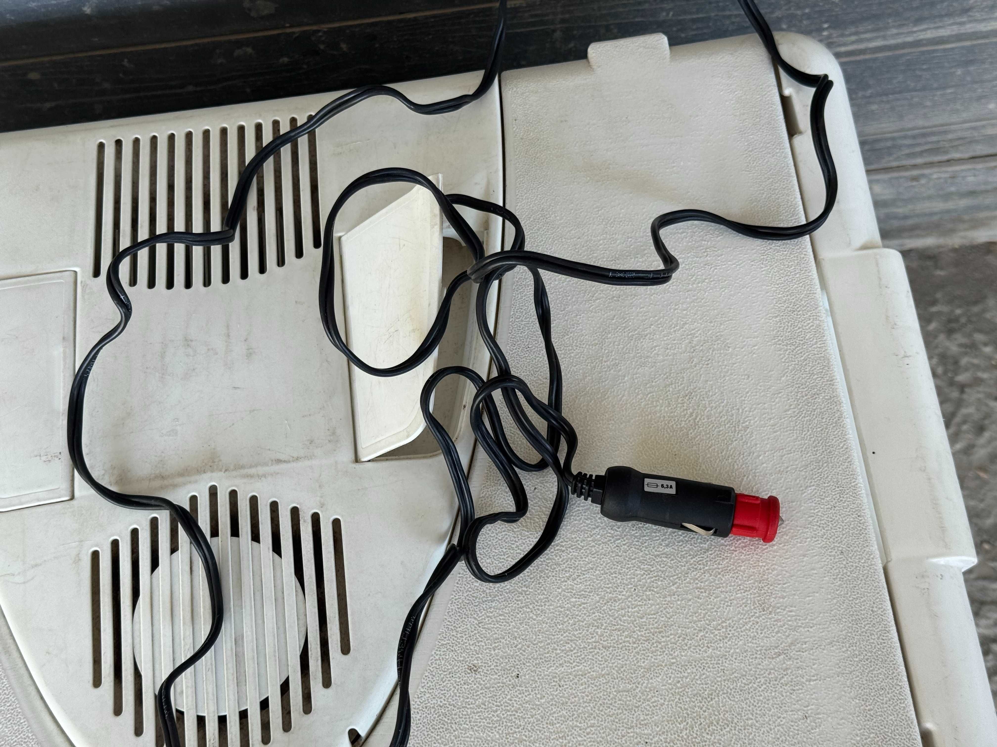 Хладилна чанта на 12V
